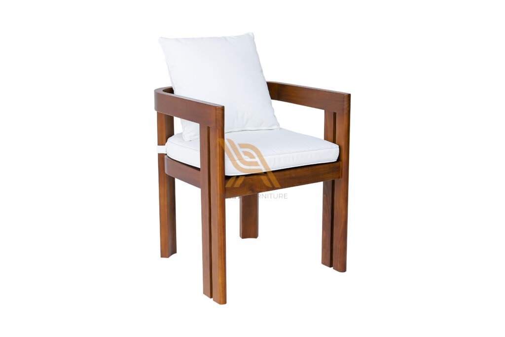 Luxury Grade A Teak Garden Dining Chairs with Fine Sanded Finish for Elegant Outdoor Dining Spaces.